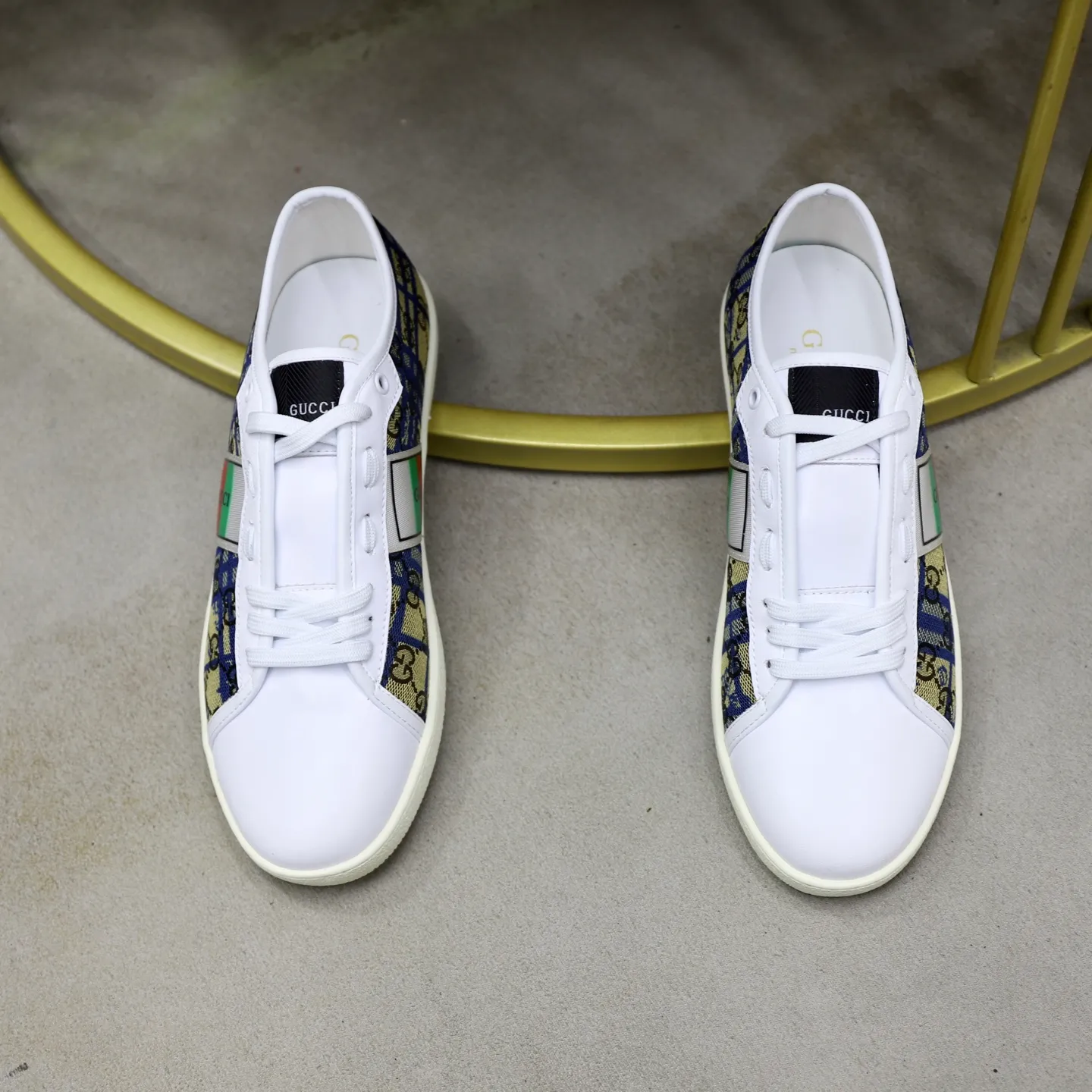 Ex-factory price: 400💰🙅‍♂️🙅‍♂️🙅‍♂️ Brand: GUCCI Standard code: 38-44 (45 customized) Grade: Same as the official website Material: Original material splicing Comfortable and breathable lining Lightweight and wear-resistant sports outsole Style category: Men's fashionable casual shoes Running sneakers Distinguished luxury brand elements Top luxury Color: actual picture color